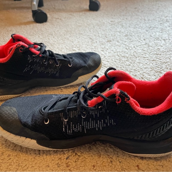 Nike Kyrie Flytrap 2 - Size 9 Black Bright Crimson - Picture 2 of 8